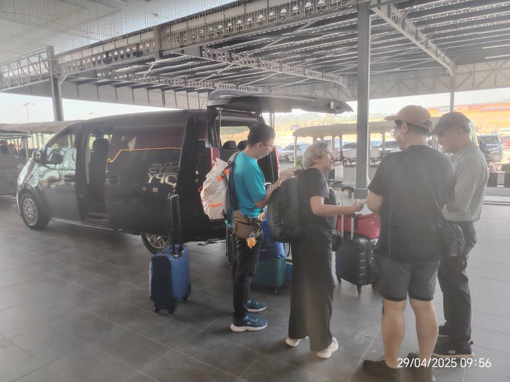 Private transfer service for Singapore to Johor Bahru route