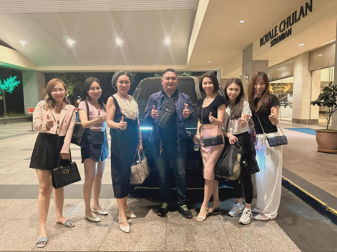 Comfortable transport for 1 day trip to Malaysia from Singapore